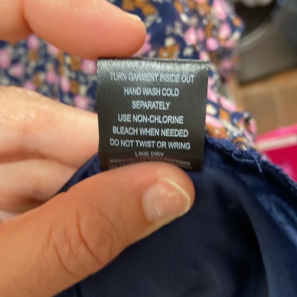 NWT dress perfect for fall. Small from Francesca’s. Floral, flowy - Picture 6 of 9